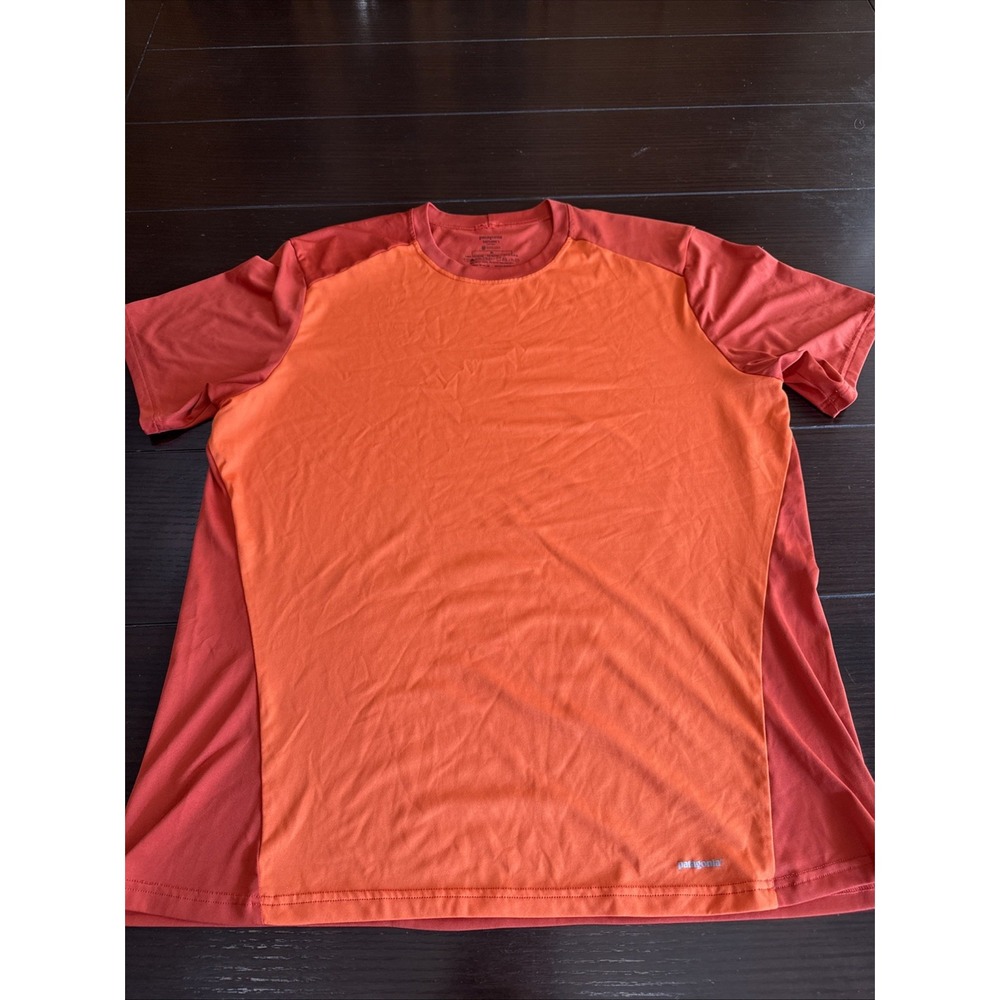 Patagonia Capilene Cool Lightweight Shirt Baselayer Medium Men Orange Red Hiking